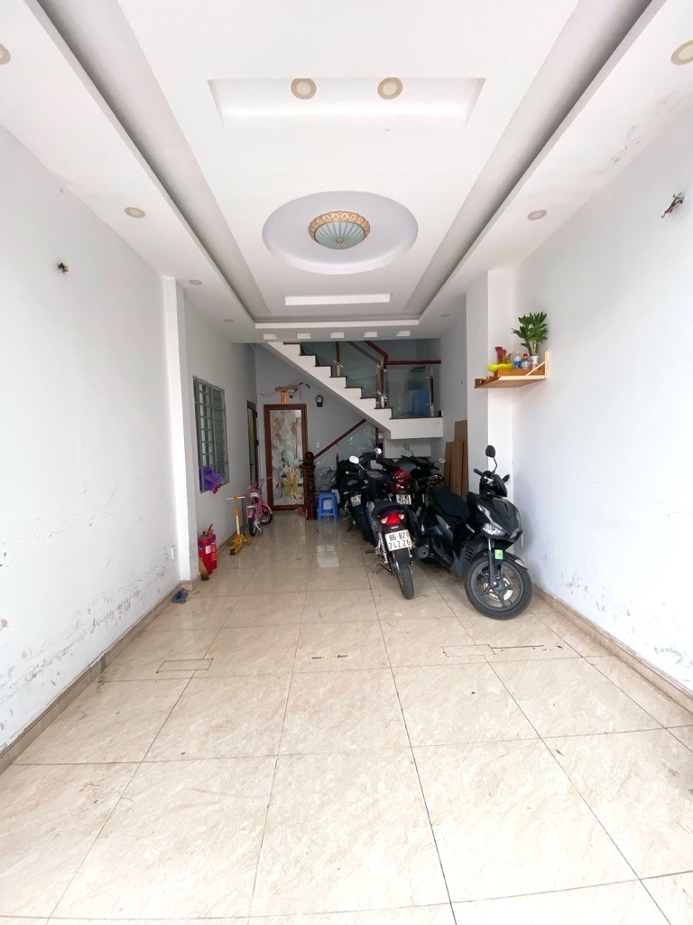 BÁN CĂN HỘ DỊCH VỤ 90M2 HẺM ÔTÔ, 4 TẦNG. DÒNG TIỀN 30TR/TH, PHÙ HỢP GIỬ TÀI SẢN, PHÚ MỸ QUẬN 7.