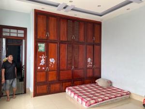 3 tầng đẹp lung linh, xe hơi đỗ cửa, nhỉnh 5 tỷ, ngang chuẩn 5m, vuông A4