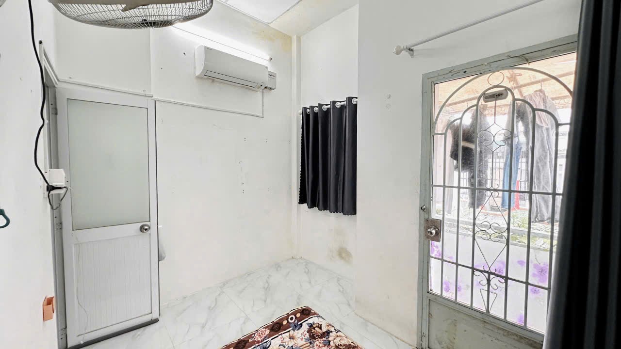 ngang 3.6 dài 12m sổ vuông vức như A4.+nhà bán  Phạm Thế Hiển chỉ hơn 6 tỷ