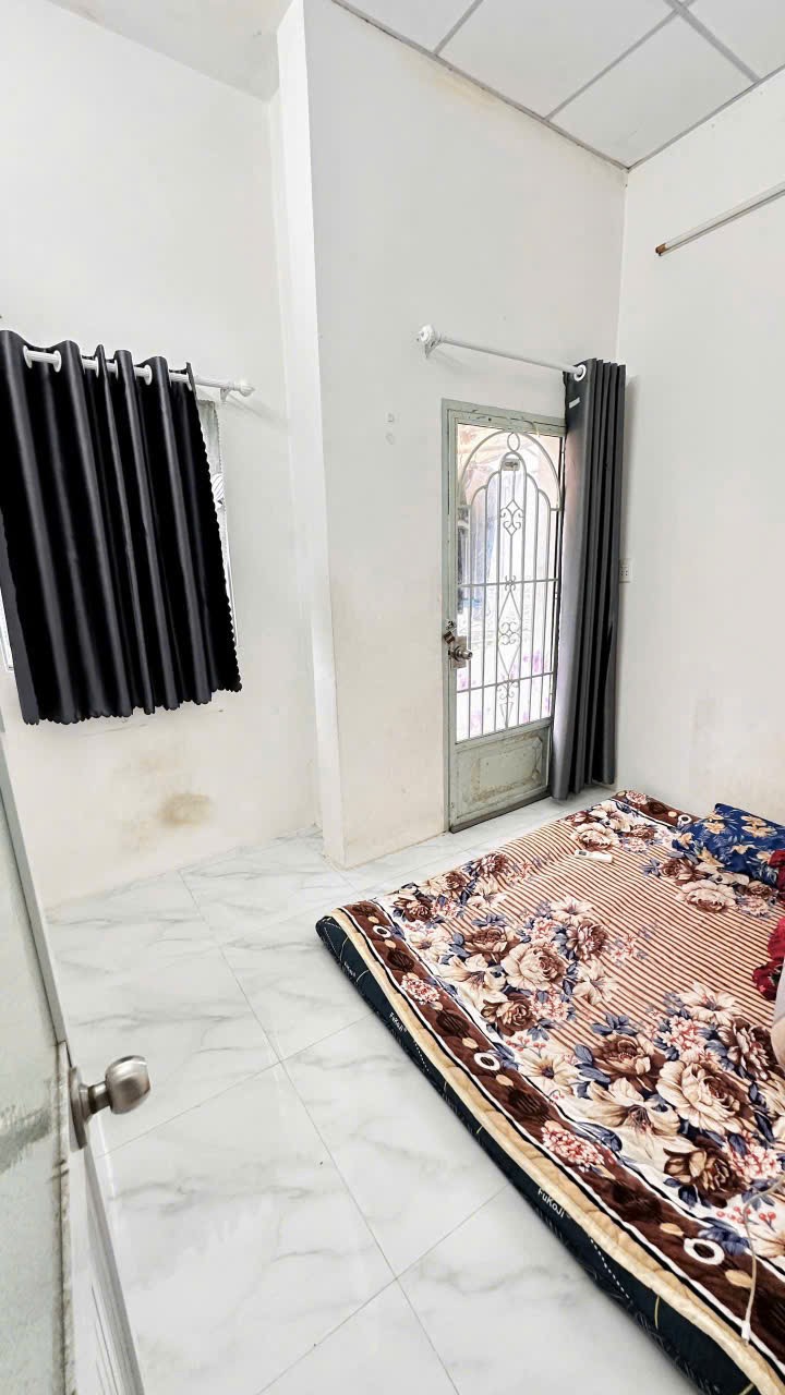 ngang 3.6 dài 12m sổ vuông vức như A4.+nhà bán  Phạm Thế Hiển chỉ hơn 6 tỷ