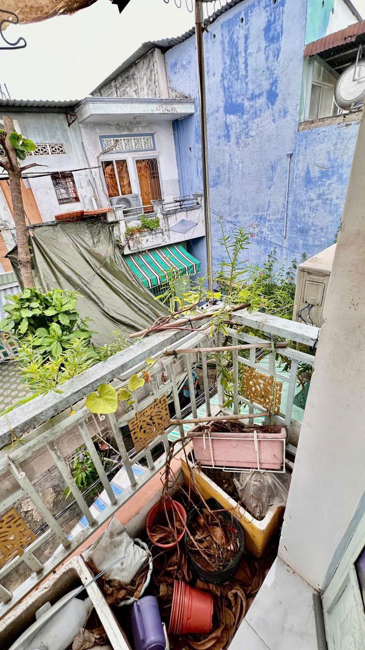 ngang 3.6 dài 12m sổ vuông vức như A4.+nhà bán  Phạm Thế Hiển chỉ hơn 6 tỷ