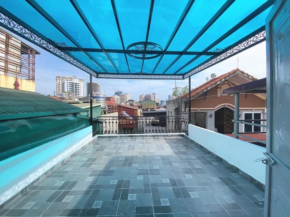 Bán nhà Vạn Bảo, gần TTTM Lotte, 42m2,6T thang máy, ô tô cách 10m, giá 15 tỷ. 0392863486.