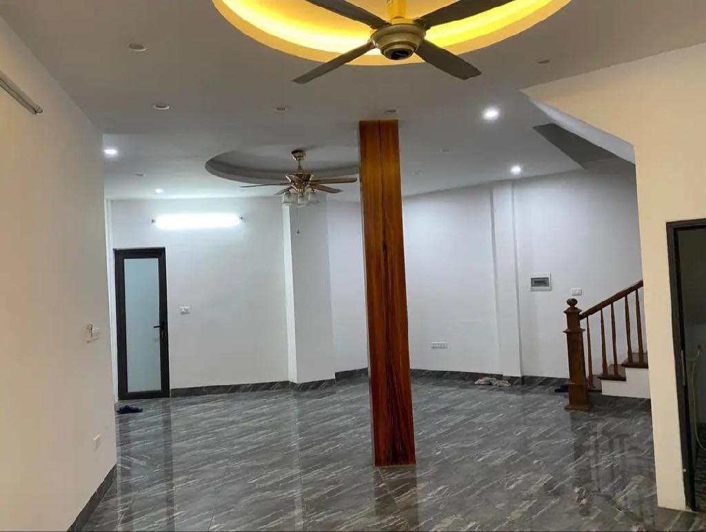 Ở ngay đón TẾT Bán LÔ GÓC Nhà Đê La Thành 73m² 4T 8.8 tỷ đẹp XINH