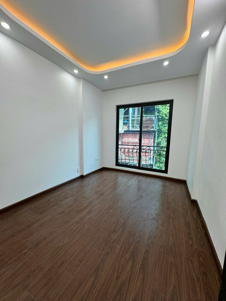 Bán nhà đẹp 5 tầng 30 m2 đường Hoàng Hoa Thám quận Ba Đình