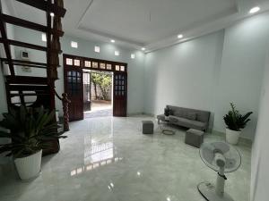 Bán nhà Bình Thọ 70m2 2 tầng chỉ 5 Tỷ