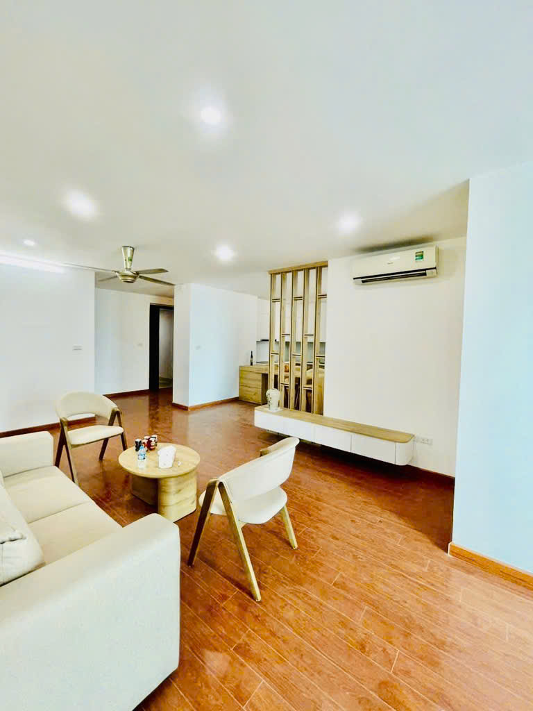 Bán căn hộ chung cư VNT Tower Nguyễn Trãi, Thanh Xuân, siêu đẹp, 109m2, 8.3 tỷ còn thương lượng!