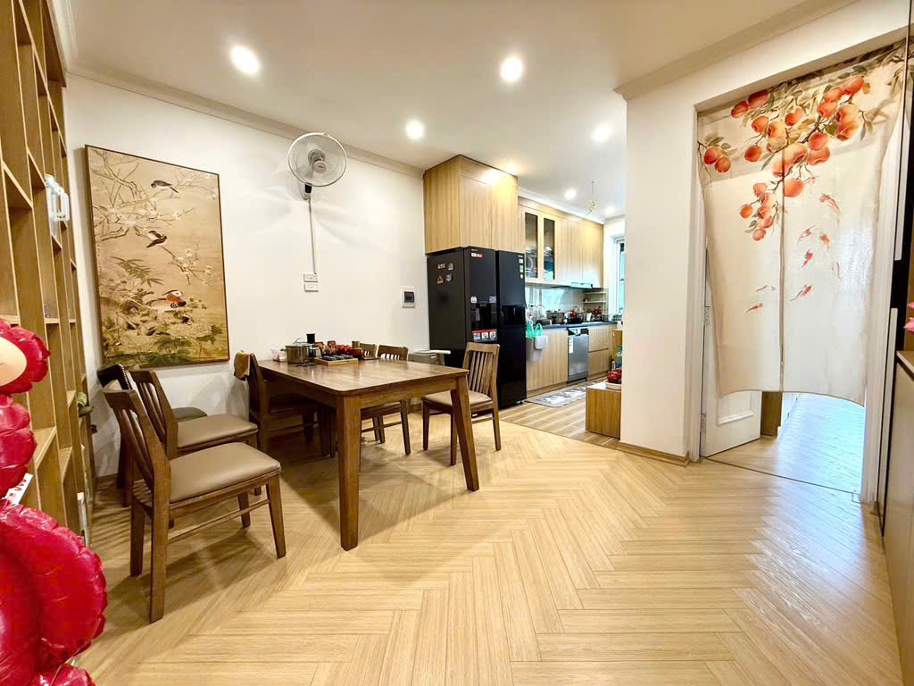 Bán căn hộ chung cư Hoàng Đạo Thúy, Trung Hòa, Cầu Giấy, Siêu đẹp, 131m2, 10.4 tỷ