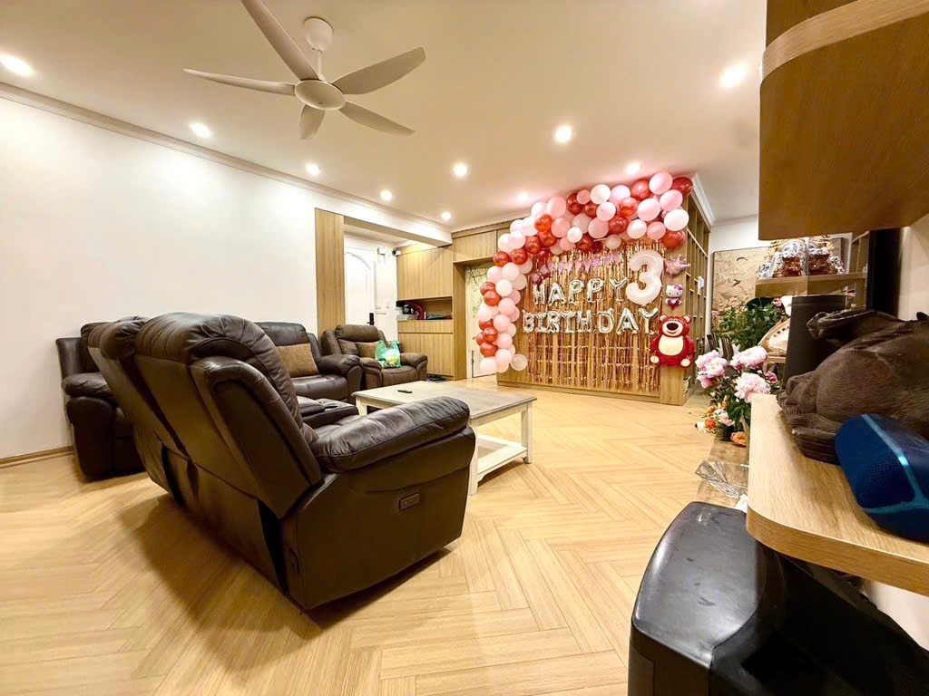 Bán căn hộ chung cư Hoàng Đạo Thúy, Trung Hòa, Cầu Giấy, Siêu đẹp, 131m2, 10.4 tỷ