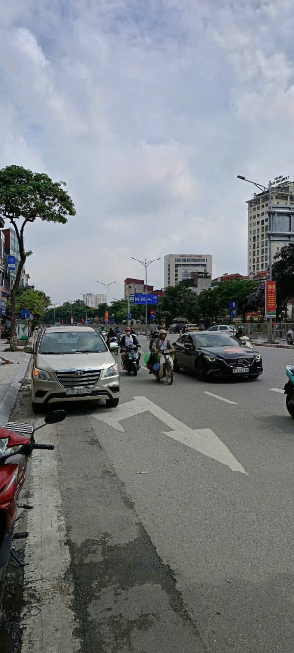 Bán nhà mặt đường Giải Phóng, Hoàng Mai, Siêu đẹp, 88.5m2, 25 tỷ