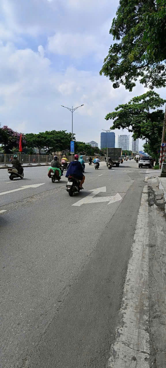 Bán nhà mặt đường Giải Phóng, Hoàng Mai, Siêu đẹp, 88.5m2, 25 tỷ