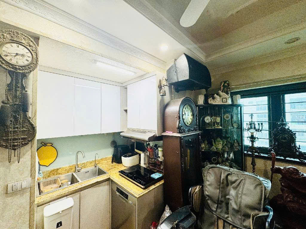 - Bán căn hộ chung cư Đền Lừ 2, Hoàng Mai, Siêu đẹp, 70.5m2, 4.75 tỷ