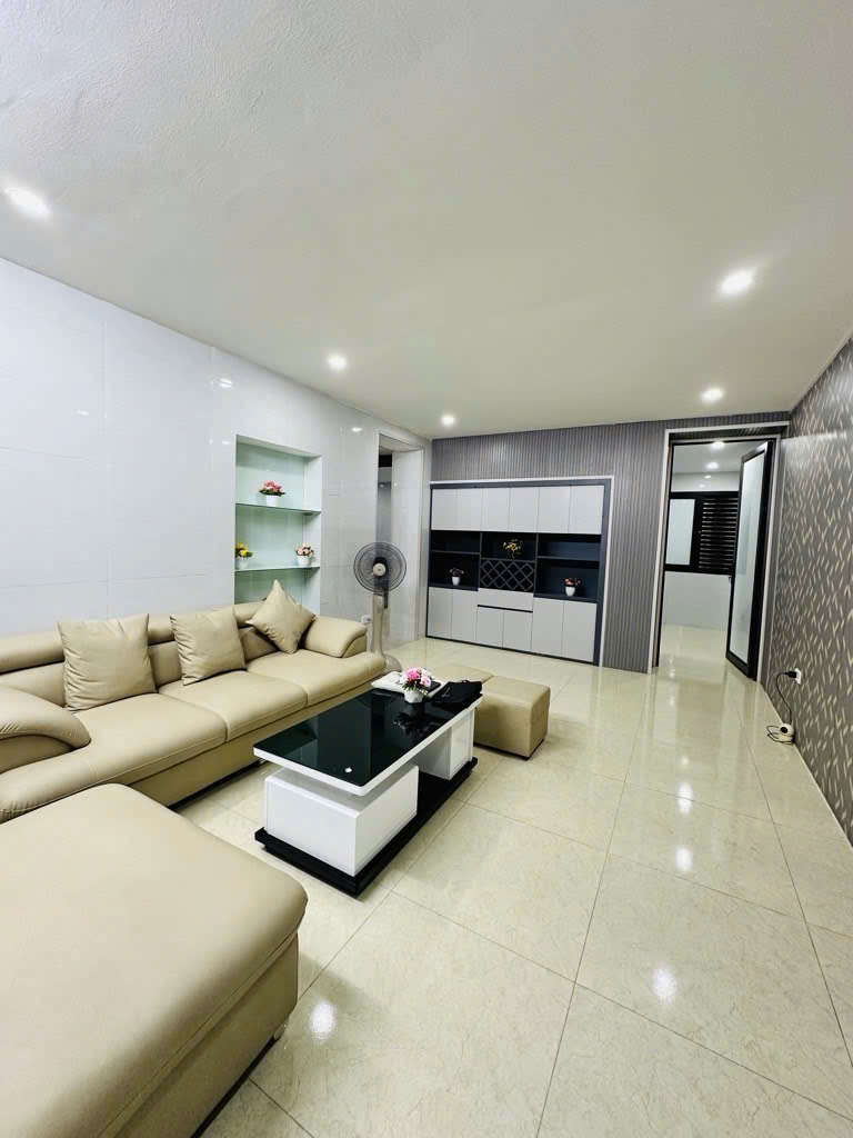 - Bán nhà tập thể Trường Chinh, Thanh Xuân, Siêu đẹp, 53.4m2, sử dụng 120m2, 5.7 tỷ