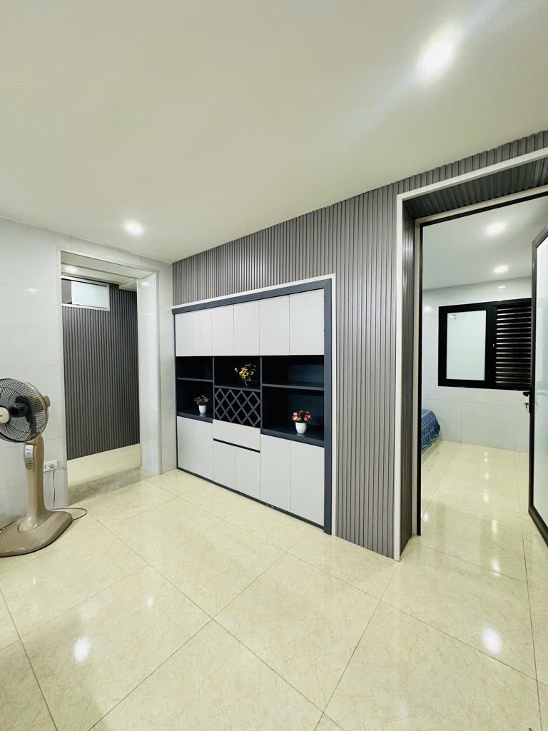 - Bán nhà tập thể Trường Chinh, Thanh Xuân, Siêu đẹp, 53.4m2, sử dụng 120m2, 5.7 tỷ