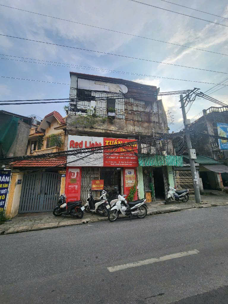 - Bán nhà mặt phố Minh Khai, Hai Bà Trưng, siêu đẹp, 42m2, 10.5 tỷ