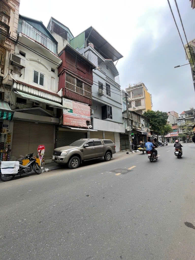 - Bán nhà mặt phố Nguyễn An Ninh, Tương Mai, Hoàng Mai, Siêu đẹp, 36.1m2, 16.3 tỷ