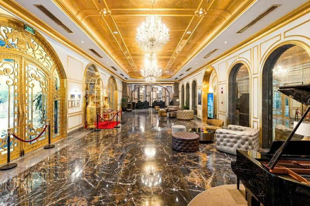 - Bán tổ hợp khách sạn, căn hộ 6 sao, Giảng Võ, Ba Đình, Siêu đẹp, 2237m2, 5500 tỷ