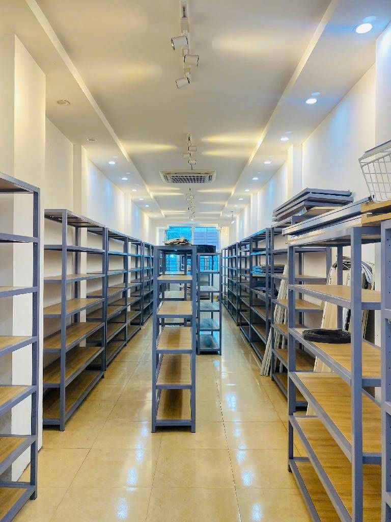 - Bán nhà mặt phố Thái Thịnh, Đống Đa, Siêu đẹp, 57.8m2, 31.4 tỷ