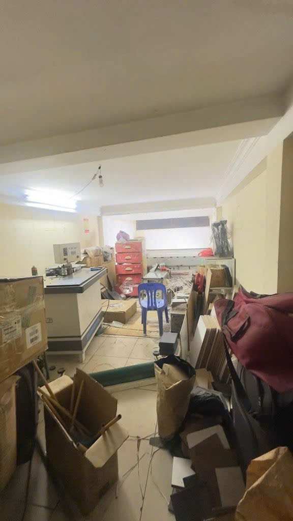 - Bán nhà mặt phố Nguyễn Trãi, Thanh Xuân, siêu đẹp, 15m2, 12.9 tỷ