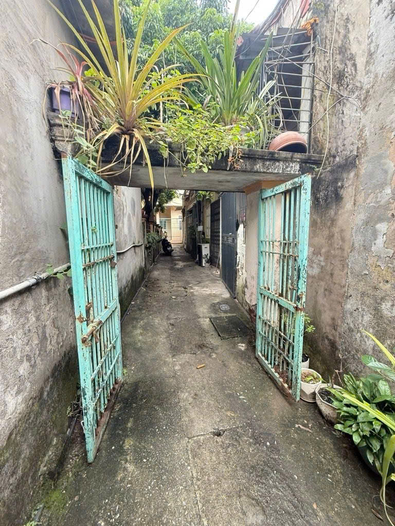 - Bán đất tặng nhà cấp 4, Tự Khoát, Ngũ Hiệp, Thanh Trì, 37.7m2, 5.1 tỷ