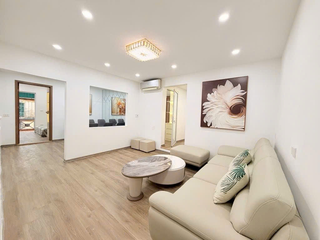 - Bán căn hộ tập thể ngân hàng Giải Phóng, Hoàng Mai, siêu đẹp, 38.1m2, 4.65 tỷ