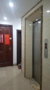 Bán nhà mặt phố Trung Kính, Cầu Giấy, Siêu đẹp, 75m2, 35.8 tỷ