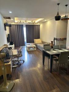 - Bán căn hộ chung cư Five Star Khương Đình, Thanh Xuân, siêu đẹp, 98m2, 8.8 tỷ
