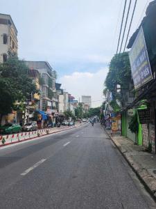 - Bán nhà mặt phố Minh Khai, Hai Bà Trưng, siêu đẹp, 42m2, 10.5 tỷ