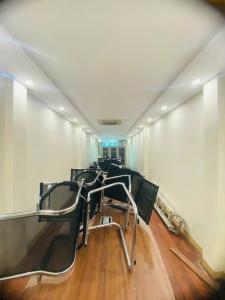 - Bán nhà mặt phố Thái Thịnh, Đống Đa, Siêu đẹp, 57.8m2, 31.4 tỷ