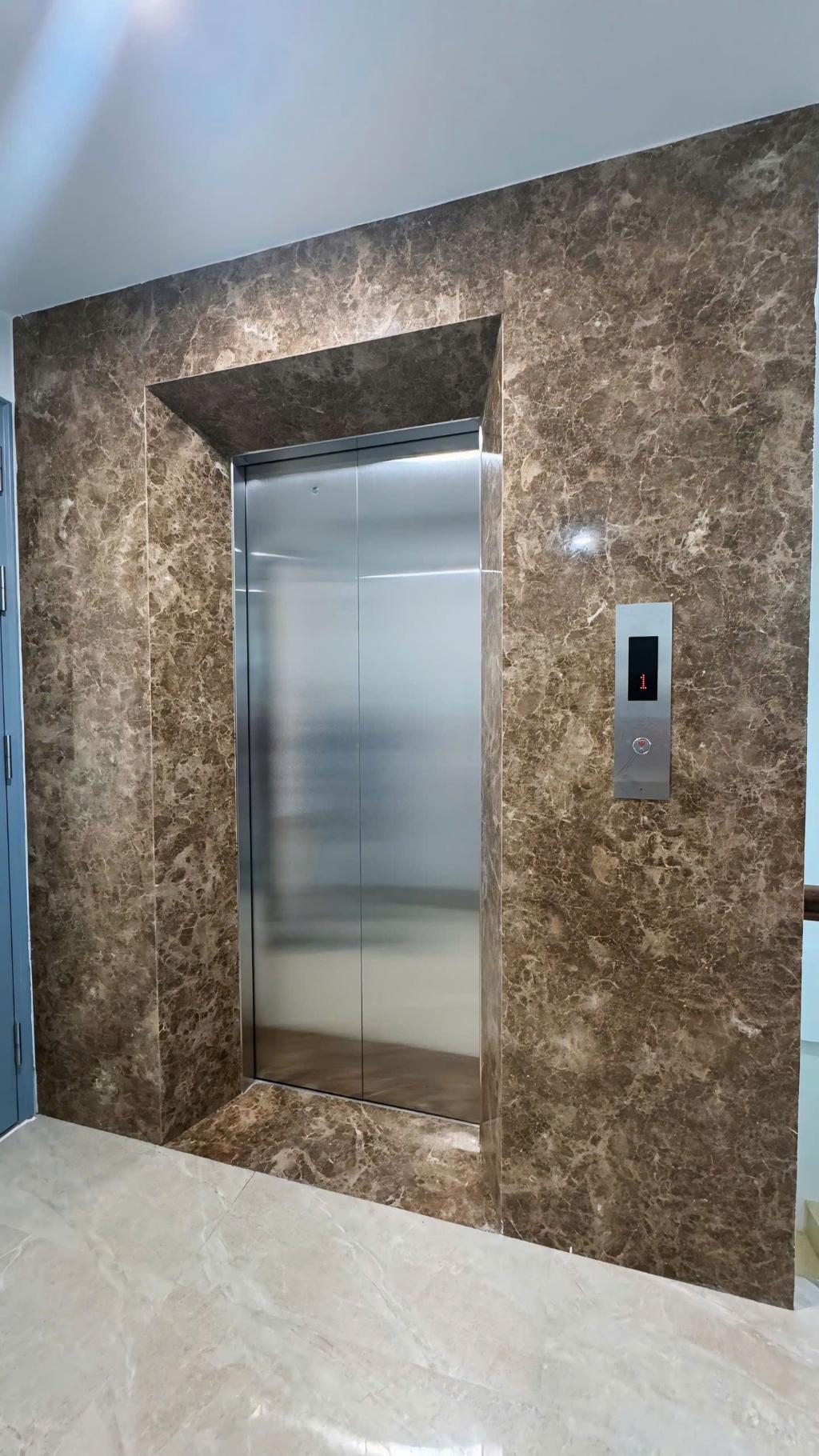 BÁN TÒA NHÀ MẶT PHỐ HOÀNG VĂN THÁI  - VỈA HÈ - THANG MÁY - 120M2 - 8 TẦNG - THÔNG SÀN CHỈ 75 TỈ