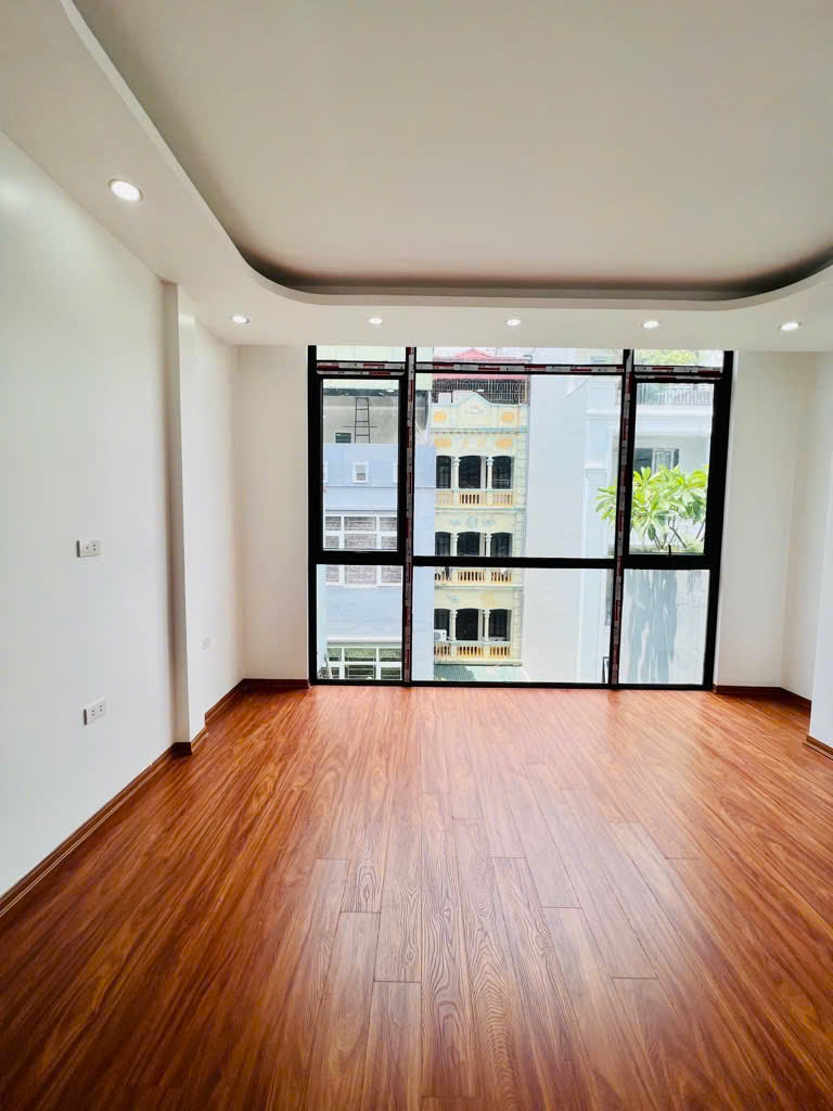 PHỐ VIP LÒ ĐÚC -- 5 TẦNG THANG MÁY -- VF3 NGỦ TRONG NHÀ