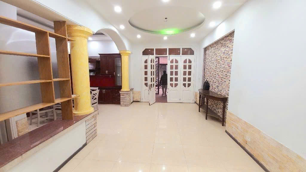 PHÂN LÔ BẠCH MAI -- GẦN PHỐ-- LÔ GÓC -- ÔTÔ ĐỖ CỬA -- 21 TỶ