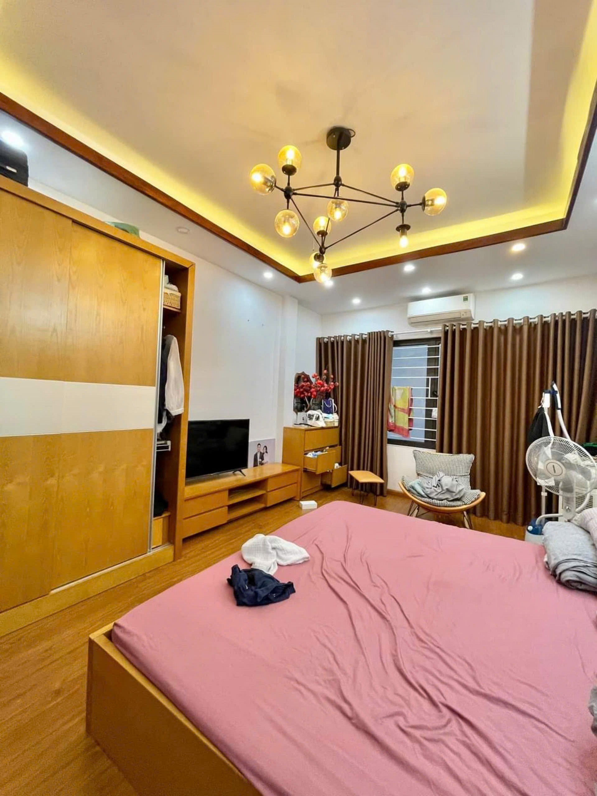 Bán nhà phố MINH KHAI 34m2, 5 tầng, Nhà Mới, Full Nội Thất, Sổ Nở Hậu, Ngõ Ba Gác Đỗ, 20M Ra Ô Tô Tránh, Gần Bách Kinh Xây.