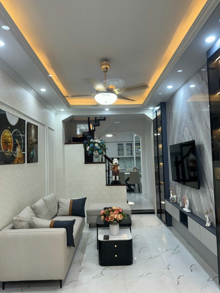 Nhà Đẹp Mỹ Đình-41M2-Ngõ Rộng-Gần SVĐ-Full Nội Thất-Nhà Đẹp Ở Ngay-Giá 8.15Tỷ