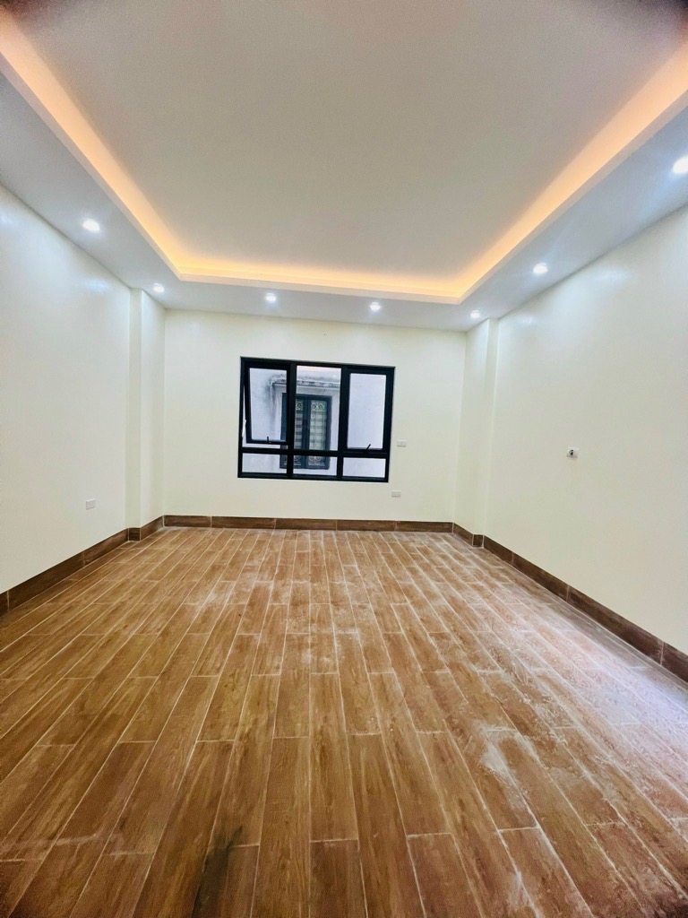 Nhà Đẹp-Cầu Diễn-6Tầng Thang Máy-Ô Tô Ngủ Nhà-Sát Trục Chính-Giá Hơn 8 Tỷ