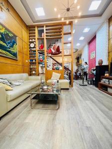 Bán Nhà-Phú Đô-Ô tô vào nhà-47m2-Giá 10.2 Tỷ