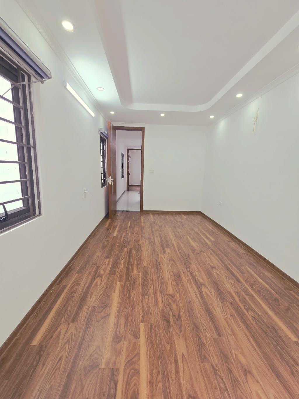 ĐÀM QUANG TRUNG - LONG BIÊN, NHÀ XÂY MỚI TINH NỘI THẤT NHƯ HÌNH, LÔ GÓC, GẦN Ô TÔ, NGAY CẠNH CẦU VĨNH TUY VÀ AEON LONG BIÊN, GIÁ 8.3 TỶ (CTL)