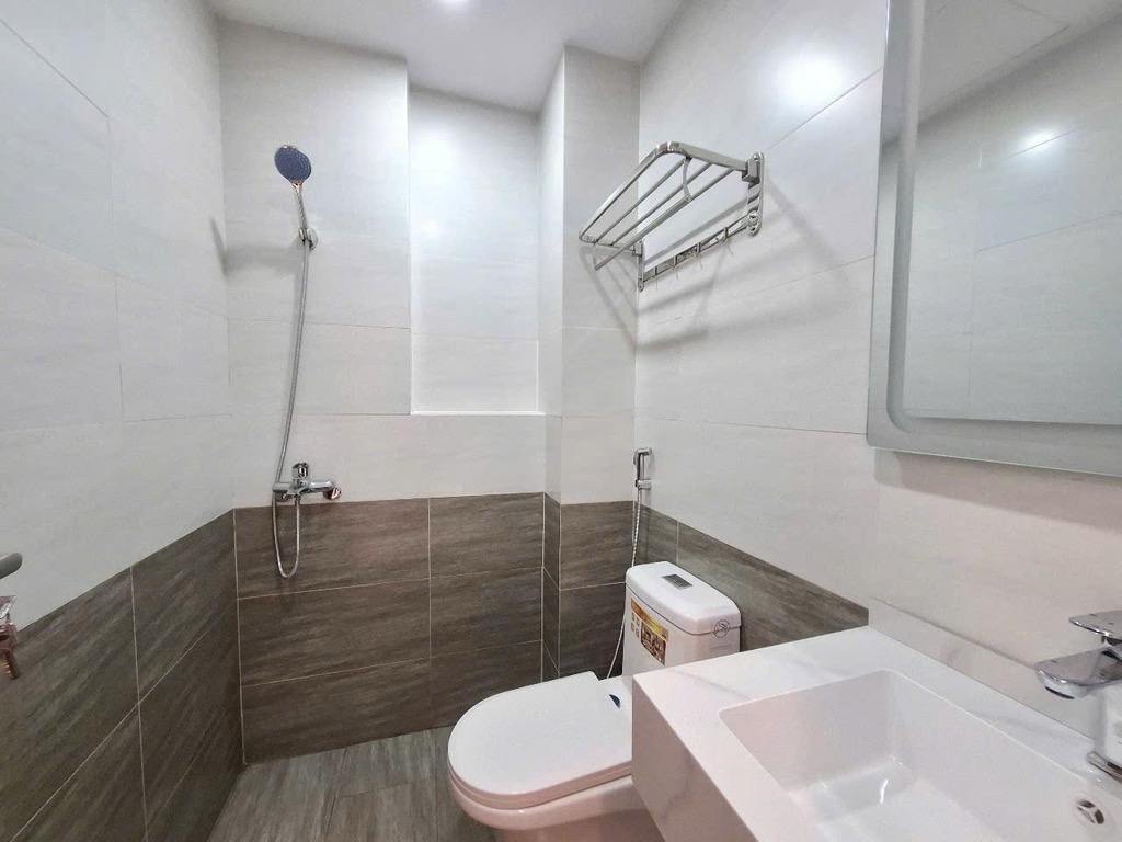 NGỌC THỤY - LONG BIÊN, NHÀ DÂN XÂY KIÊN CỐ, Ô TÔ VÀO NHÀ, NGÕ THÔNG, VỊ TRÍ CỰC ĐẸP GẦN TRƯỜNG CÁC CẤP VÀ CHỢ, ĐẦY ĐỦ TIỆN ÍCH, 7.6 TỶ (CTL)