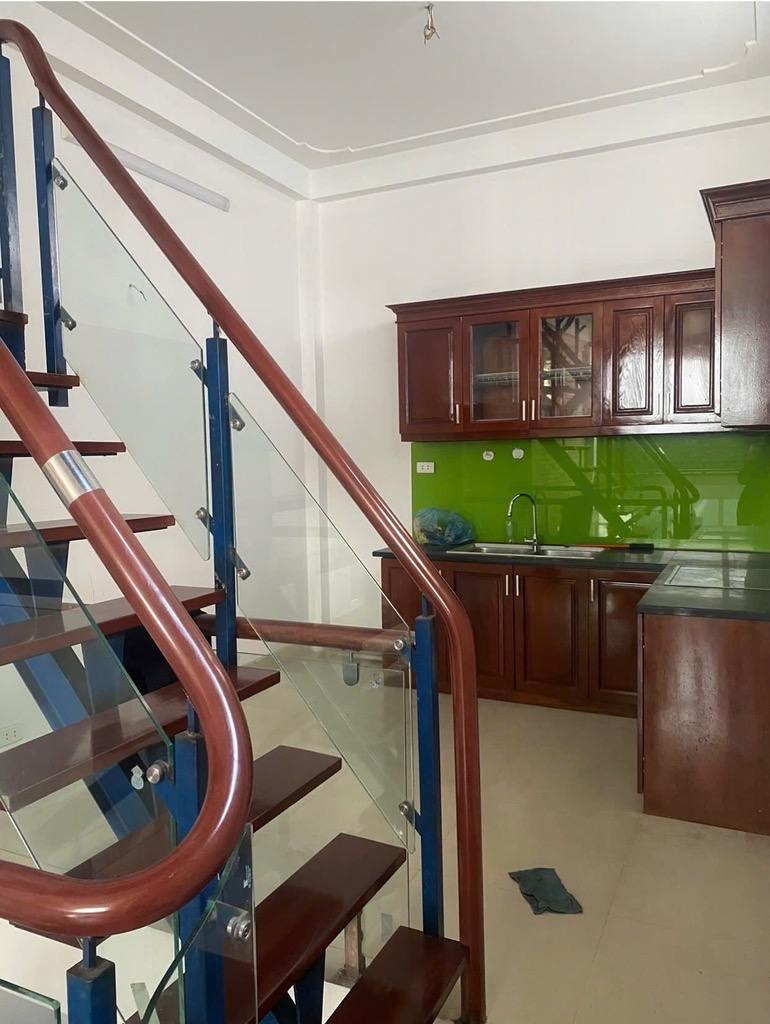 NGỌC THỤY - LONG BIÊN, NHÀ DÂN XÂY KIÊN CỐ, Ô TÔ VÀO NHÀ, NGÕ THÔNG, VỊ TRÍ CỰC ĐẸP GẦN TRƯỜNG CÁC CẤP VÀ CHỢ, ĐẦY ĐỦ TIỆN ÍCH, 7.6 TỶ (CTL)