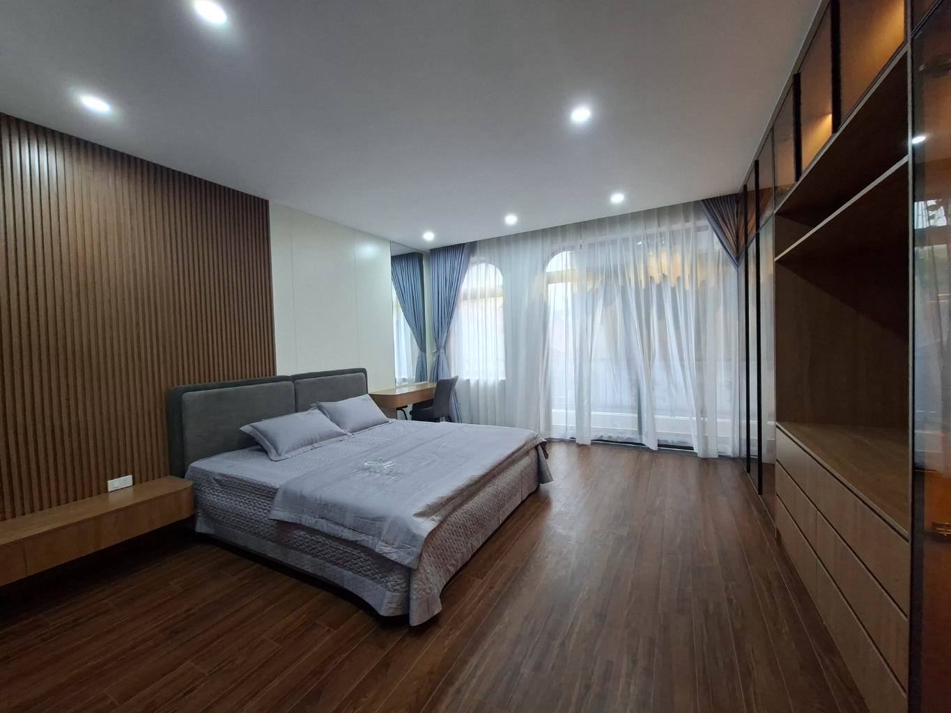 PHỐ TRẠM - LONG BIÊN, NHÀ XÂY MỚI TINH NGẬP TRÀN ÁNH SÁNG VÀ CÂY XANH, NGAY CẠNH AEON LONG BIÊN VÀ CẦU VĨNH TUY 10P QUA TỚI TIME CITY, QUẬN HAI BÀ TRƯNG, ĐẦY ĐỦ TIỆN ÍCH, 7.89 TỶ (CTL)