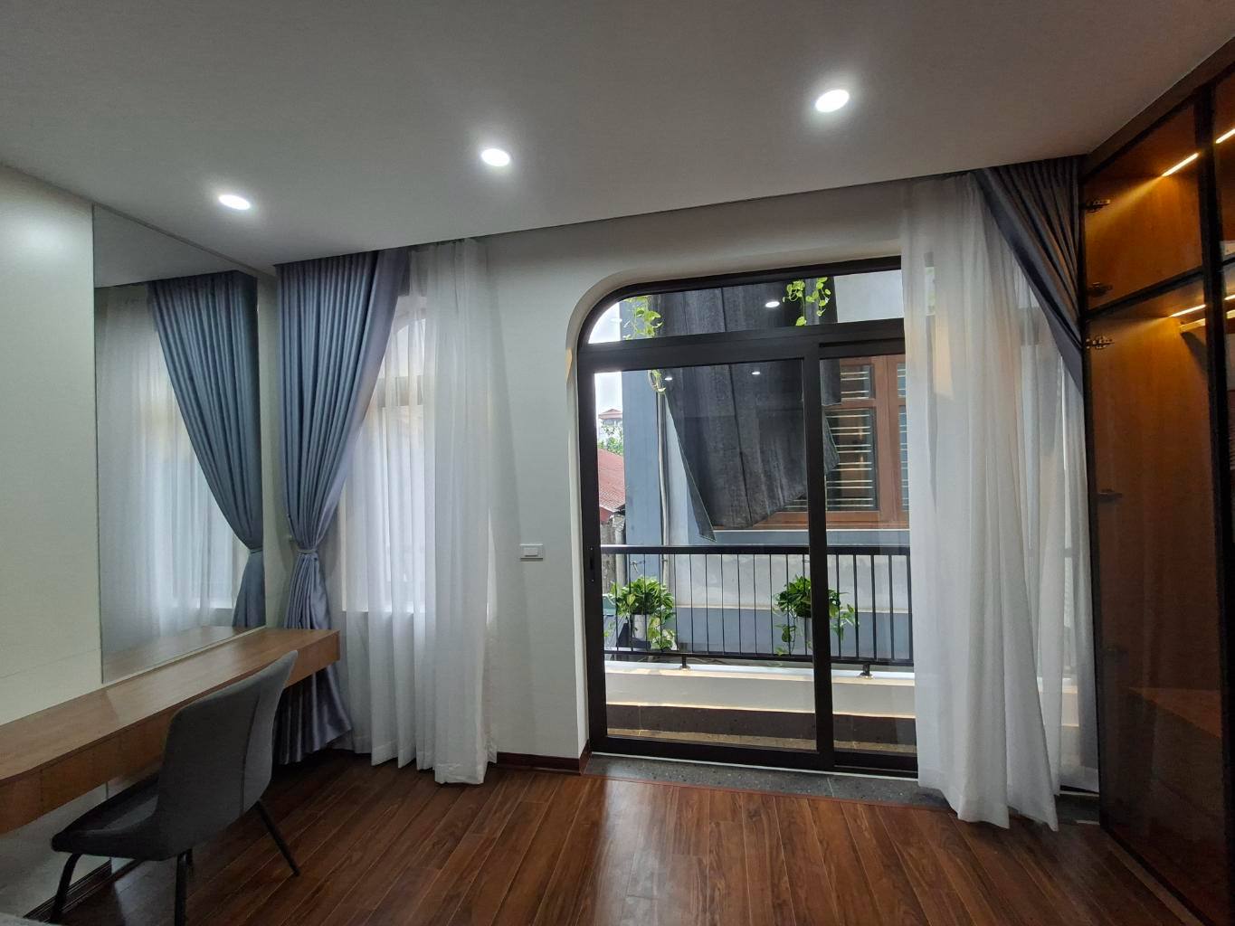 PHỐ TRẠM - LONG BIÊN, NHÀ XÂY MỚI TINH NGẬP TRÀN ÁNH SÁNG VÀ CÂY XANH, NGAY CẠNH AEON LONG BIÊN VÀ CẦU VĨNH TUY 10P QUA TỚI TIME CITY, QUẬN HAI BÀ TRƯNG, ĐẦY ĐỦ TIỆN ÍCH, 7.89 TỶ (CTL)