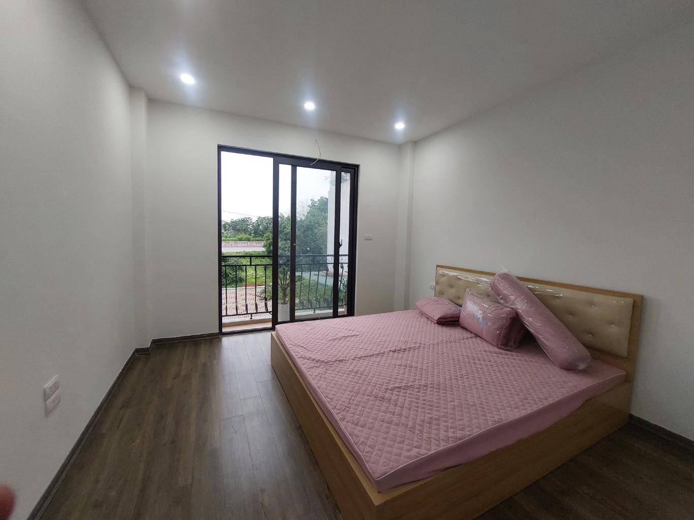 BÁT KHỐI - LONG BIÊN, NHÀ PHÂN LÔ XÂY MỚI ĐẦY ĐỦ NỘI THẤT, CÁCH 1 NHÀ RA ĐƯỜNG Ô TÔ ĐI, GIÁ 6.95 TỶ (CTL).