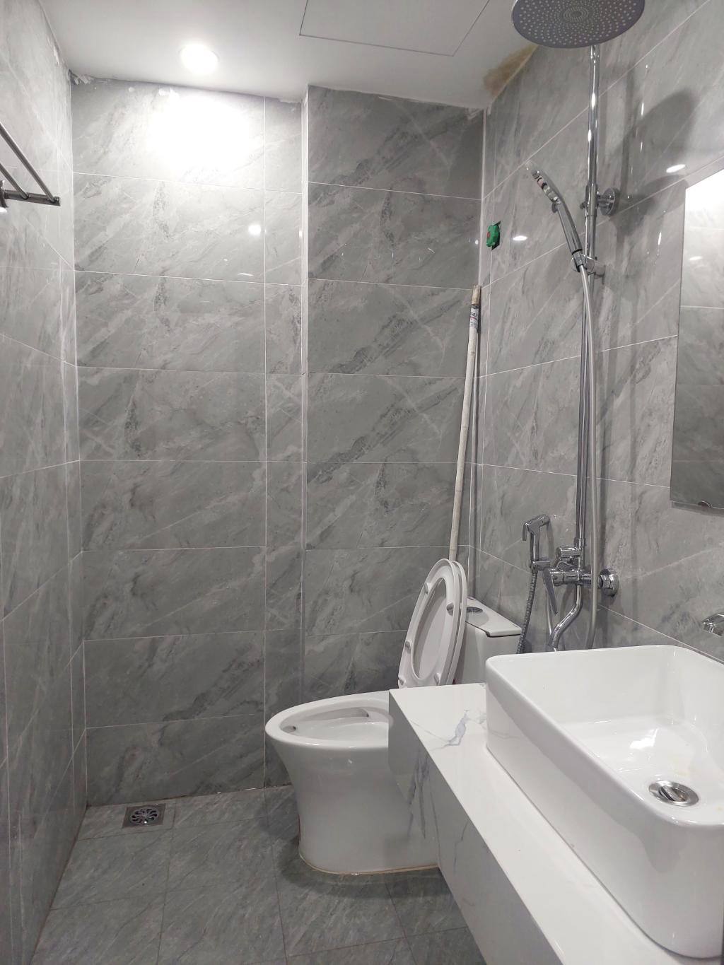 BÁT KHỐI - LONG BIÊN, NHÀ PHÂN LÔ XÂY MỚI ĐẦY ĐỦ NỘI THẤT, CÁCH 1 NHÀ RA ĐƯỜNG Ô TÔ ĐI, GIÁ 6.95 TỶ (CTL).