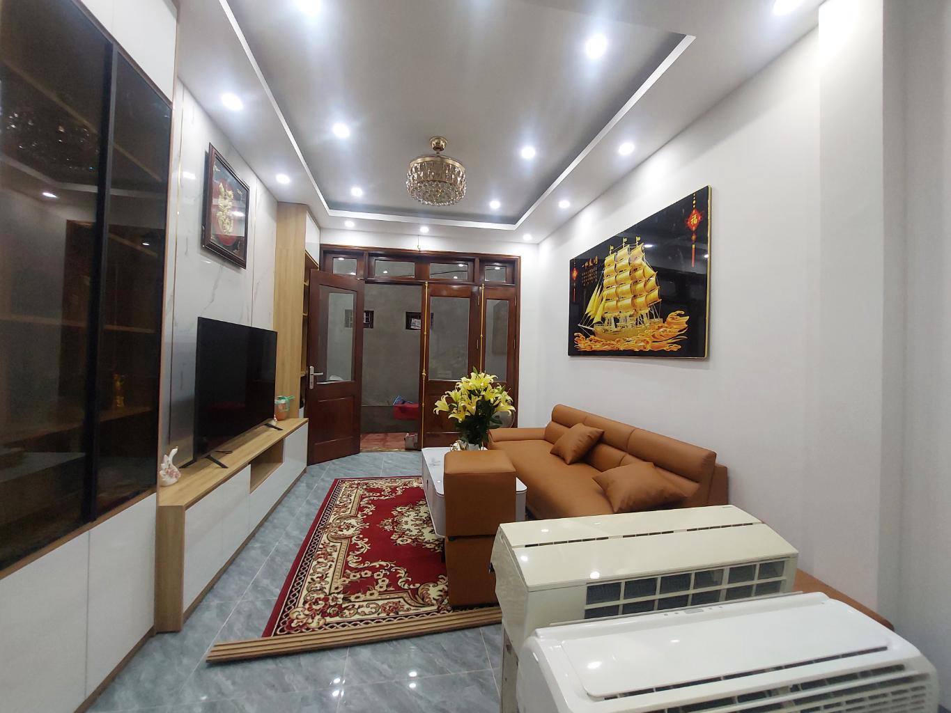 BÁT KHỐI - LONG BIÊN, NHÀ PHÂN LÔ XÂY MỚI ĐẦY ĐỦ NỘI THẤT, CÁCH 1 NHÀ RA ĐƯỜNG Ô TÔ ĐI, GIÁ 6.95 TỶ (CTL).