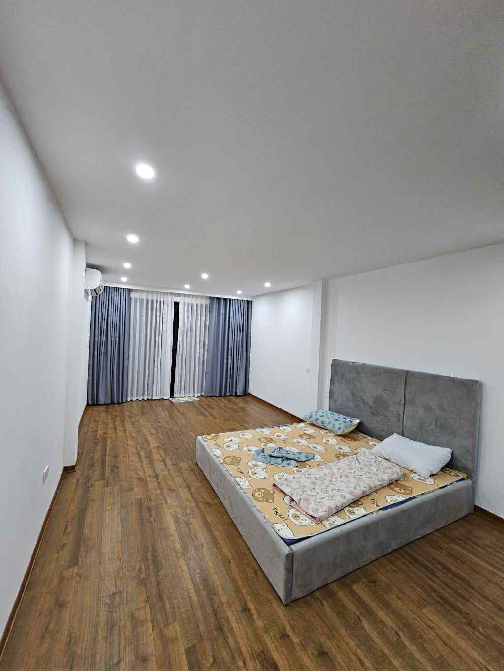 SIÊU PHẨM NGUYỄN VĂN LINH - LONG BIÊN, NHÀ CHỦ THIẾT KẾ CỰC CHẮC CHẮN, TỈ MỈ, THANG MÁY,  NỘI THẤT ĐẸP ĐẦY ĐỦ CÔNG NĂNG, GIÁ 9.65 TỶ (CTL)