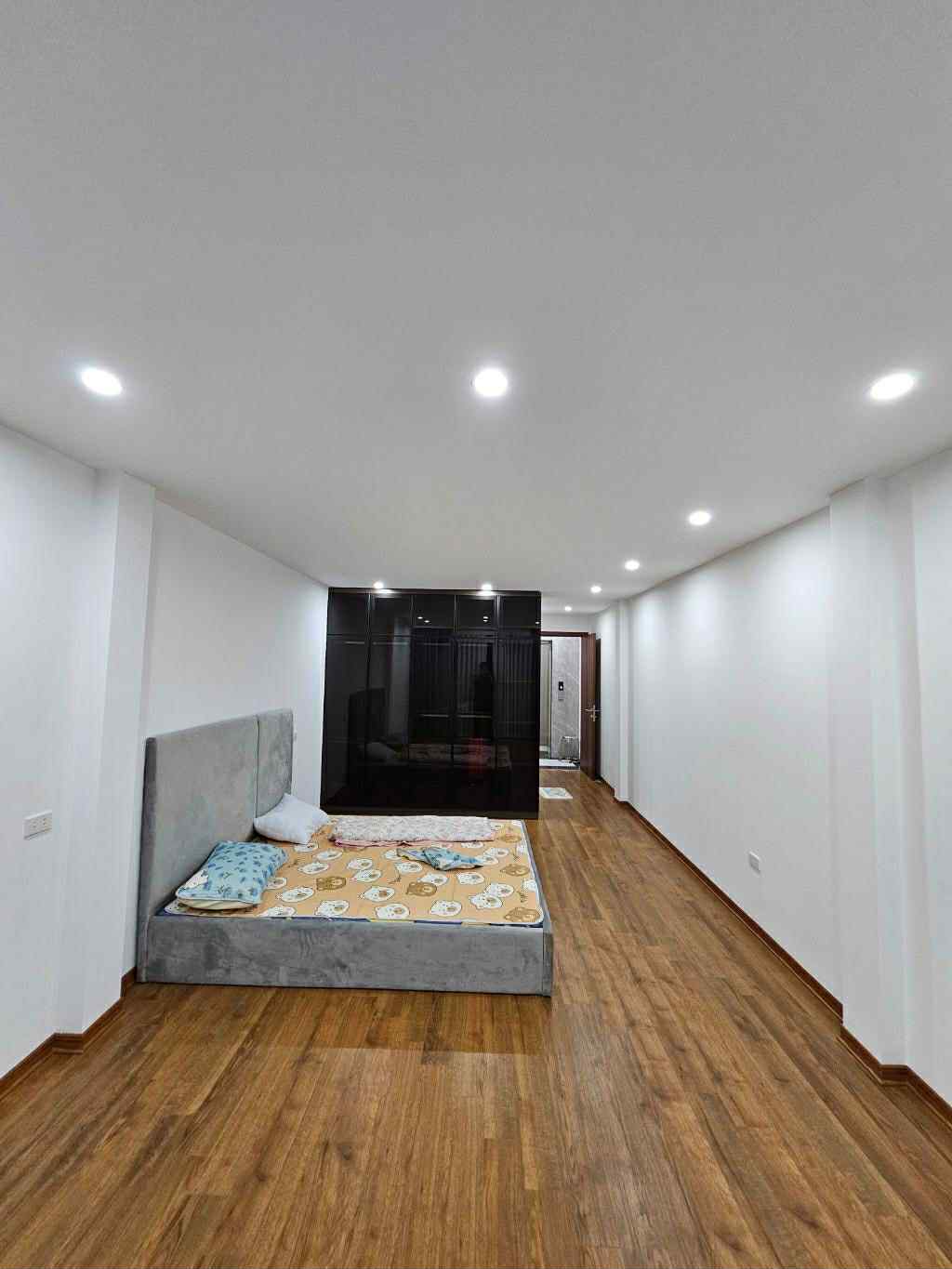 SIÊU PHẨM NGUYỄN VĂN LINH - LONG BIÊN, NHÀ CHỦ THIẾT KẾ CỰC CHẮC CHẮN, TỈ MỈ, THANG MÁY,  NỘI THẤT ĐẸP ĐẦY ĐỦ CÔNG NĂNG, GIÁ 9.65 TỶ (CTL)