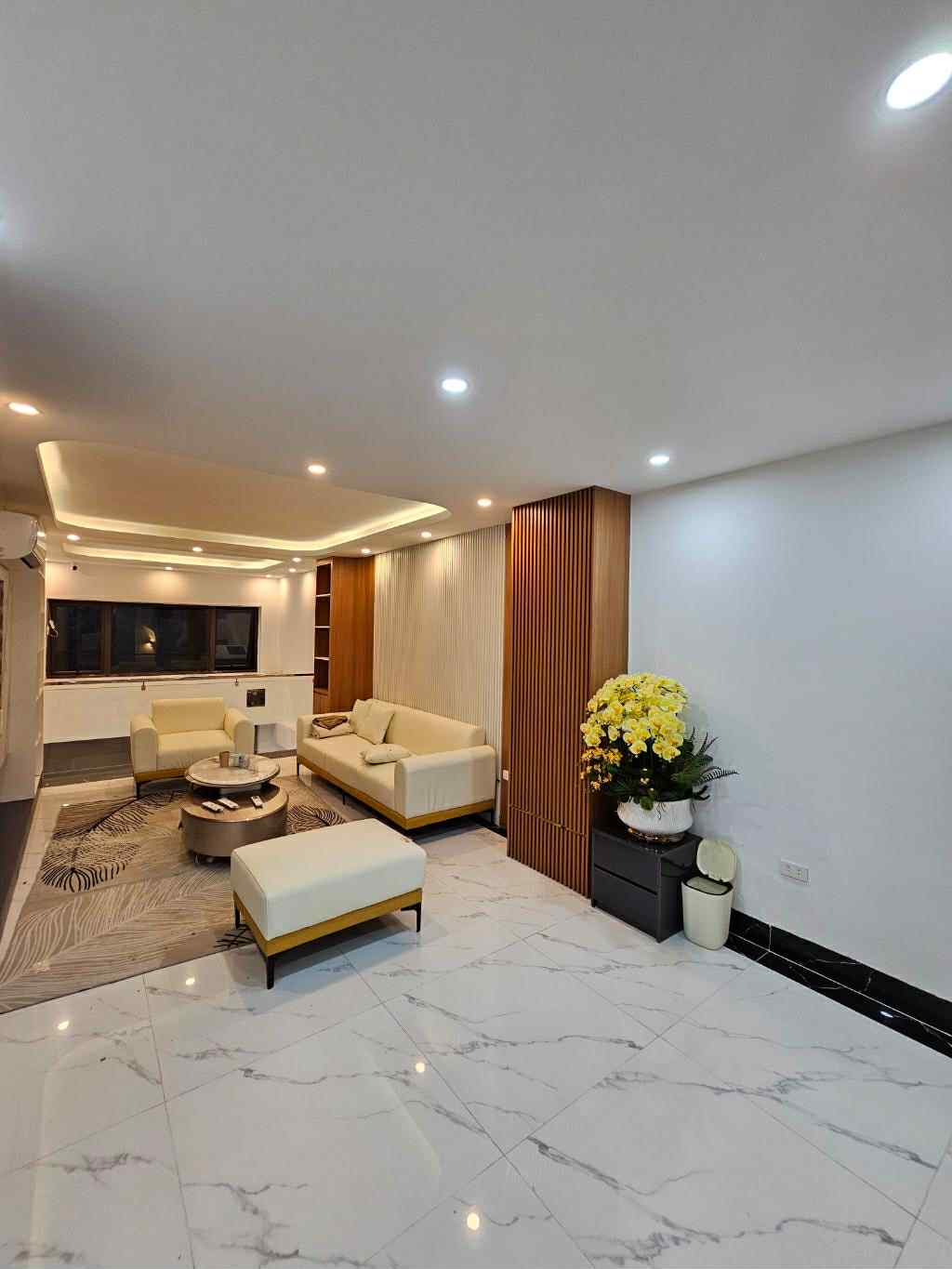 SIÊU PHẨM NGUYỄN VĂN LINH - LONG BIÊN, NHÀ CHỦ THIẾT KẾ CỰC CHẮC CHẮN, TỈ MỈ, THANG MÁY,  NỘI THẤT ĐẸP ĐẦY ĐỦ CÔNG NĂNG, GIÁ 9.65 TỶ (CTL)