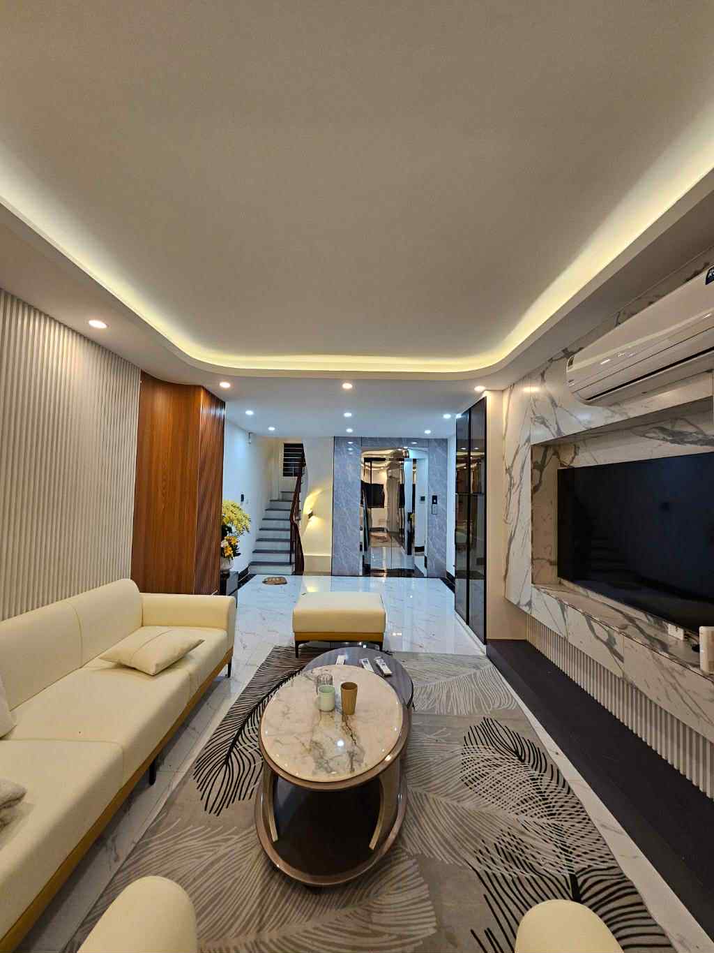 SIÊU PHẨM NGUYỄN VĂN LINH - LONG BIÊN, NHÀ CHỦ THIẾT KẾ CỰC CHẮC CHẮN, TỈ MỈ, THANG MÁY,  NỘI THẤT ĐẸP ĐẦY ĐỦ CÔNG NĂNG, GIÁ 9.65 TỶ (CTL)