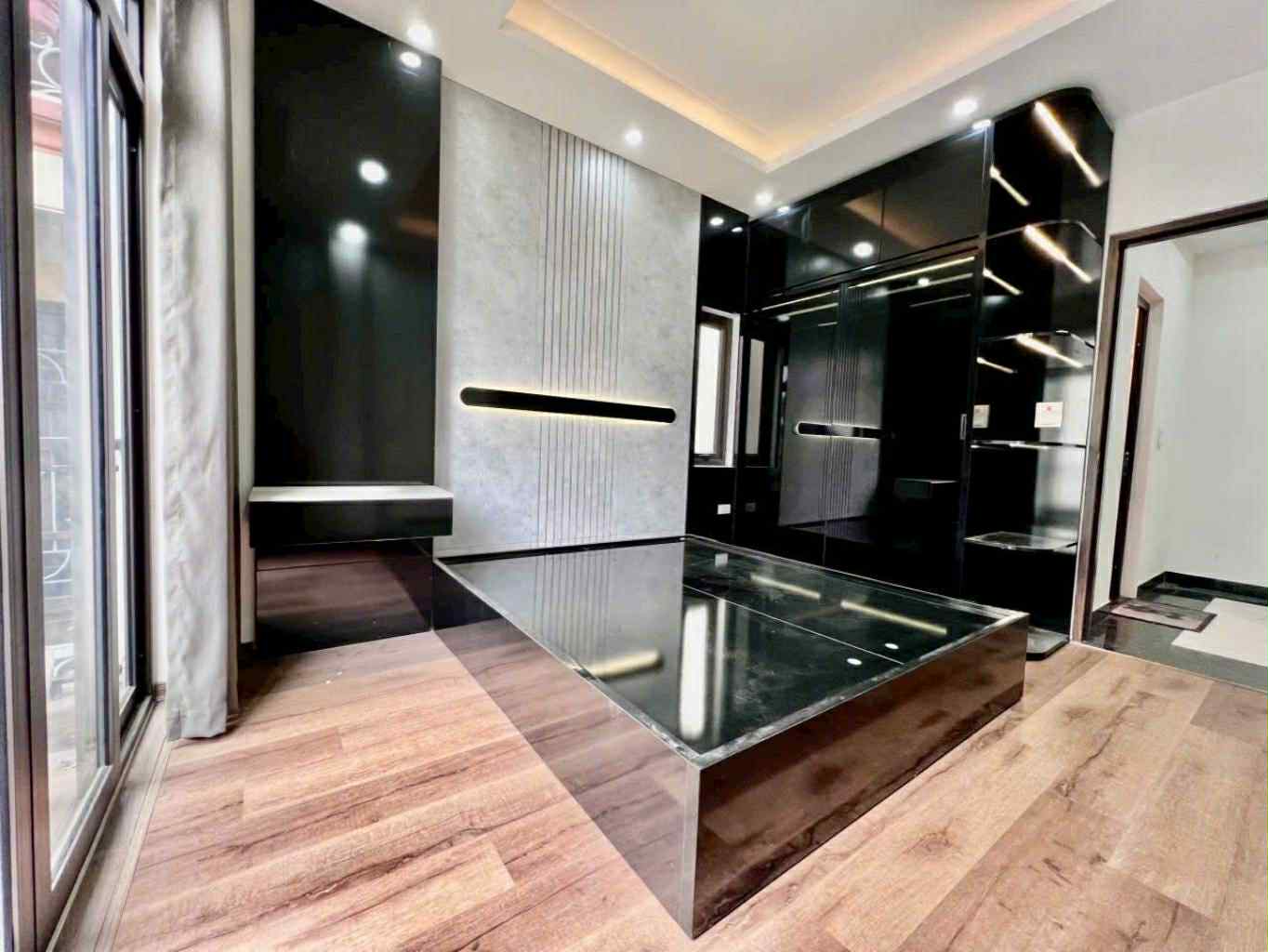 NGUYỄN VĂN CỪ - LONG BIÊN, NHÀ XÂY MỚI FULL NỘI THẤT, , LÔ GÓC, 15M RA TỚI ĐƯỜNG Ô TÔ ĐI, GIÁ 10.3 TỶ (CTL).
