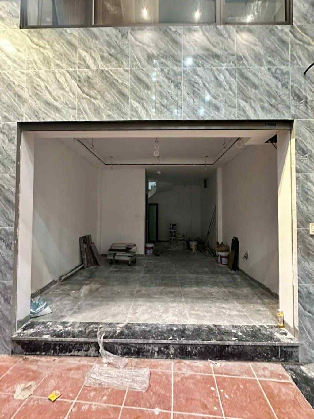 NGỌC THỤY - LONG BIÊN, NHÀ XÂY MỚI TOANH, THANG MÁY, KHU VỰC DÂN TRÍ CAO, ĐẦY ĐỦ TIỆN ÍCH, GIÁ 8.7 TỶ (CTL).