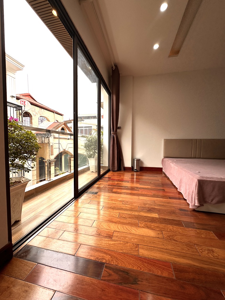 Hộ khẩu Hoàng Mai - Phân Lô - ô tô ngủ trong nhà - kinh doanh - văn phòng - 5p ra hồ Đền Lừ